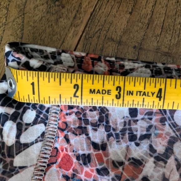 Women's Evolution & Creation "EVCR" Cropped Mosaic Capri Leggings M - Picture 7 of 15